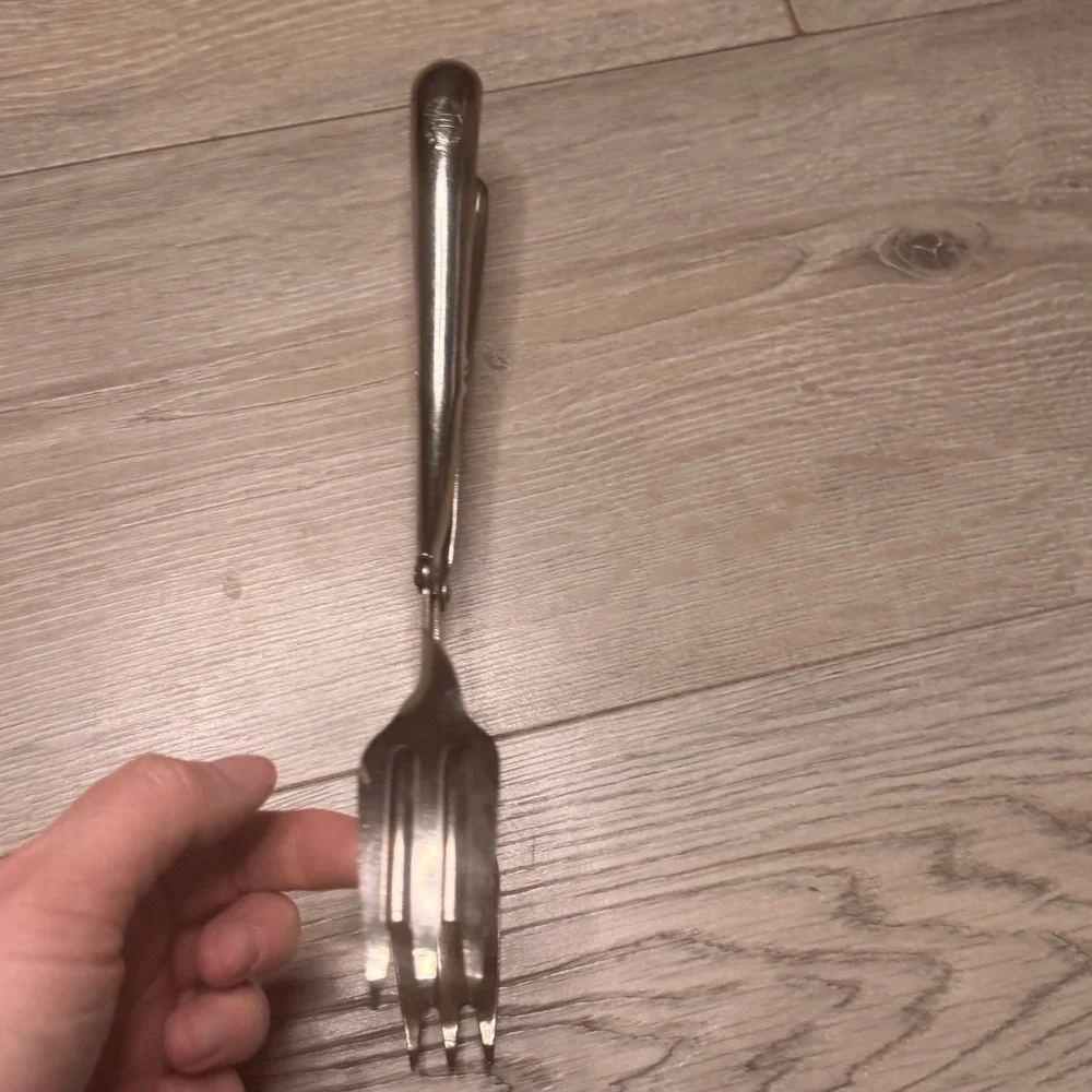 Vintage Handy Things Ludington‎ Michigan Metal Scissor Serving Tongs USA